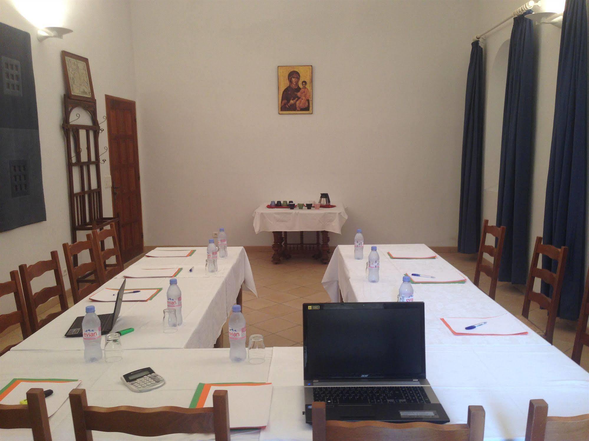 גרבסון Hostellerie De L'Abbaye De Frigolet מראה חיצוני תמונה